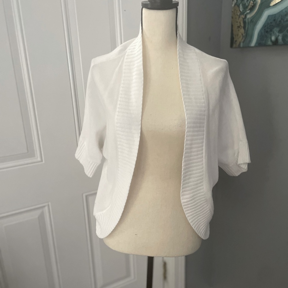 Old Navy  Short sleeve white sweater shrug size Large convince